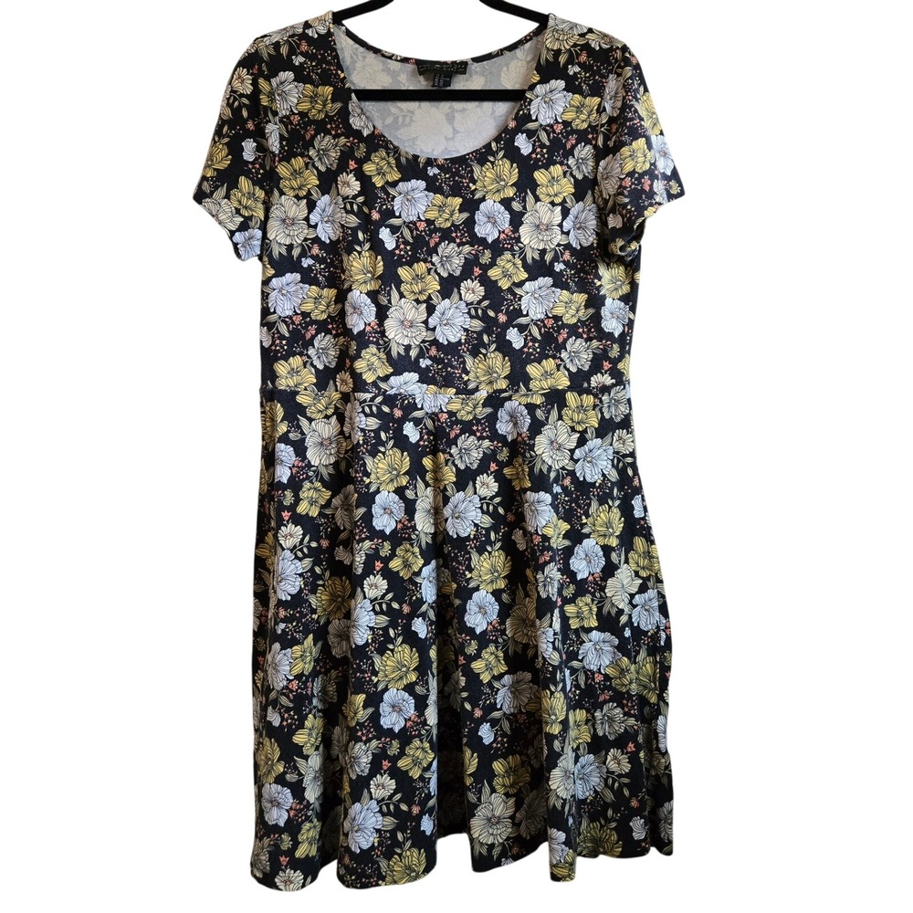 Forever 21 Indie Skater Dress Womens 2X Black‎ Yellow Floral Short Sleeve Cotton